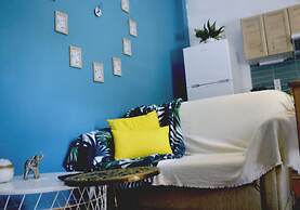 Chrismma 1-bed Apt With Private Yard & Parking