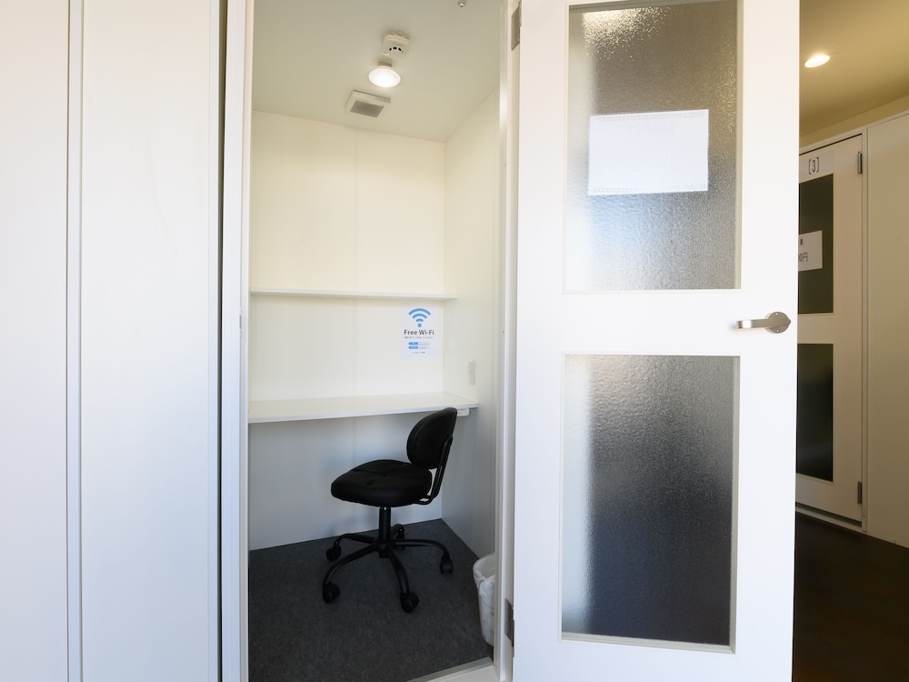Tabist Capsule Inn Kasakake