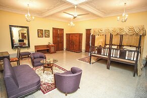 Nilambag palace