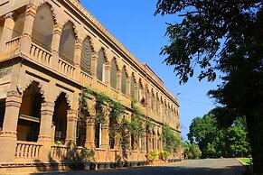 Nilambag palace