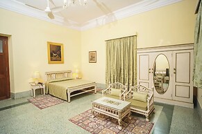 Nilambag palace