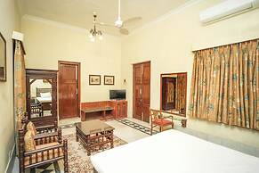 Nilambag palace