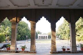 Nilambag palace