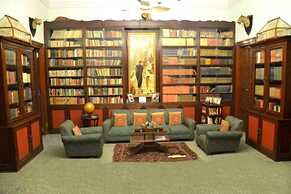 Nilambag palace