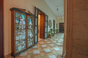 Nilambag palace