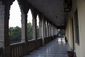 Nilambag palace