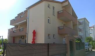 Apartments Feral