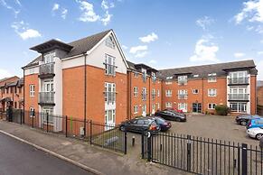 Impeccable 2-bed Apartment in Derby, England