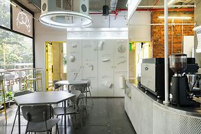 Indie Universe Creative Hotel