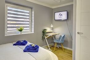 Modern 2BR House & Private Parking & Kid-friendly