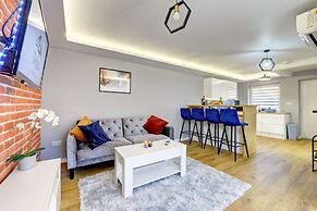Modern 2BR House & Private Parking & Kid-friendly