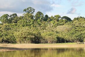 Piranha EcoLodge