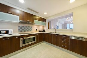 Maison Privee - Exclusive Apt with Seafront Views over Palm Jumeirah