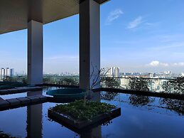 Executive Azure Next to New World Hotel