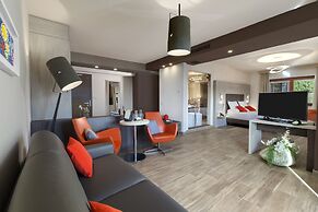 BHotel