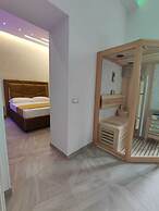 Twin Towers Naples Luxury