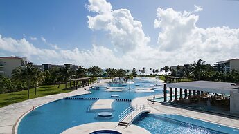 Stunning Ocean Front By Condo Boutique