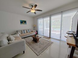 Stunning Ocean Front By Condo Boutique