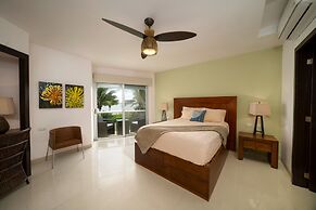 Stunning Ocean Front By Condo Boutique