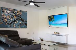 Stunning Ocean Front By Condo Boutique