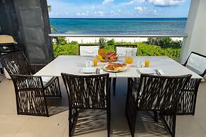 Stunning Ocean Front By Condo Boutique