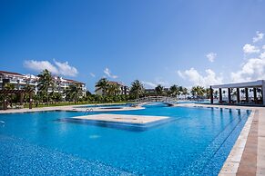 Stunning Ocean Front By Condo Boutique