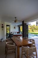 Stunning Ocean Front By Condo Boutique