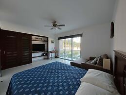 Stunning Ocean Front By Condo Boutique