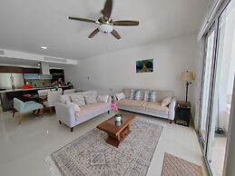 Stunning Ocean Front By Condo Boutique