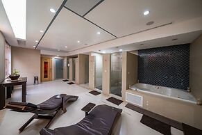 Stunning Ocean Front By Condo Boutique