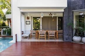 Stunning Ocean Front By Condo Boutique