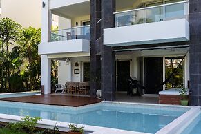 Stunning Ocean Front By Condo Boutique