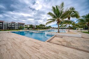 Stunning Ocean Front By Condo Boutique