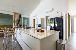 Large Private Pool Villa with 7 BR 7B