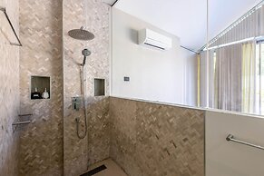 Large Private Pool Villa with 7 BR 7B