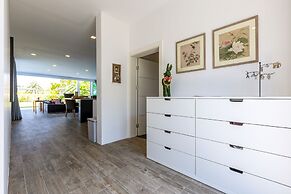 Modern 3 bedroom Pool Villa PG19