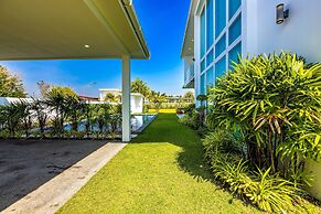 Modern 3 bedroom Pool Villa PG19