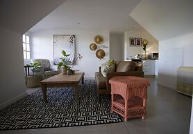 Shelbourne Boutique Lodge