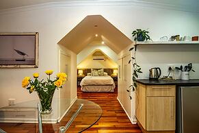 Shelbourne Boutique Lodge