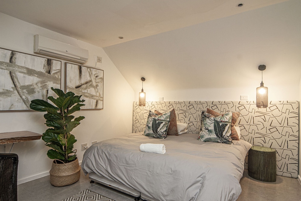 Shelbourne Boutique Lodge