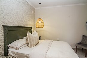 Shelbourne Boutique Lodge