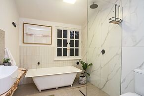 Shelbourne Boutique Lodge