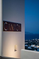 Canyon Santorini