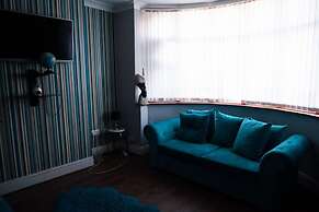 Captivating 3-bed House in Birmingham