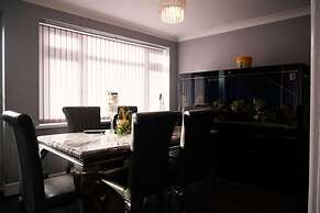 Captivating 3-bed House in Birmingham