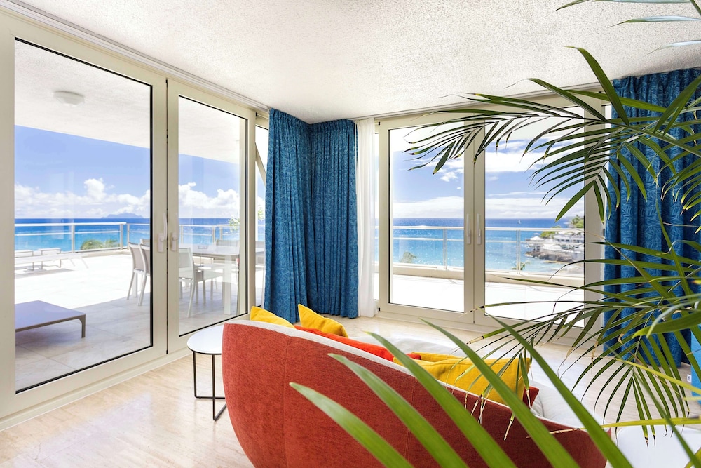 Royal Islander Resort La Plage