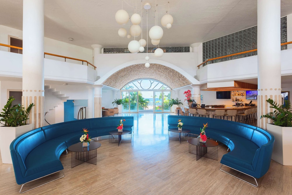 Royal Islander Resort La Plage
