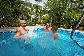 Royal Islander Resort La Plage