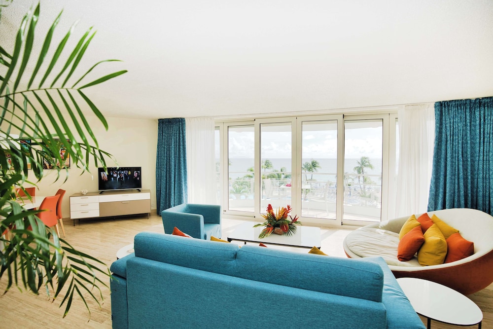 Royal Islander Resort La Plage