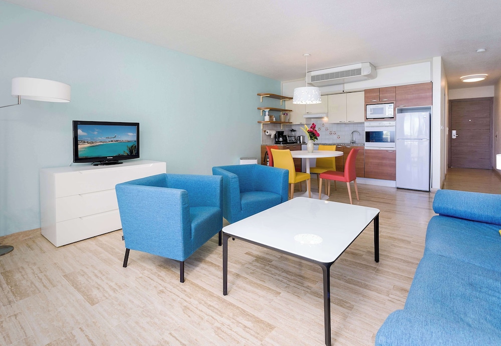 Royal Islander Resort La Plage